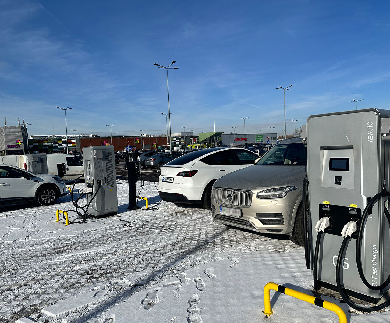 Do all EV use the same charger? How to choose a home charging station?